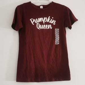 Maroon Pumpkin Queen tee size small